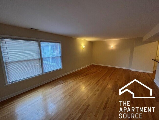 Building Photo - 8031 N Kenton Ave