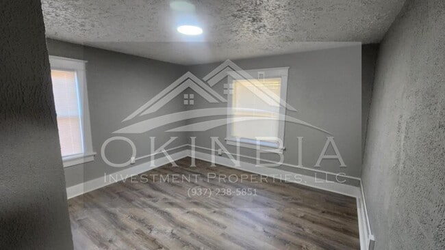 Building Photo - 1351 Amherst Pl