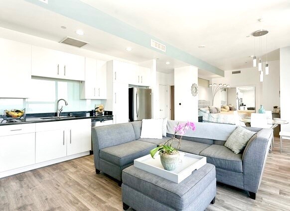 Building Photo - 1100 Wilshire Blvd