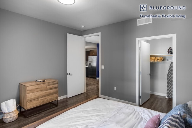 Building Photo - 685 S New Hampshire Ave