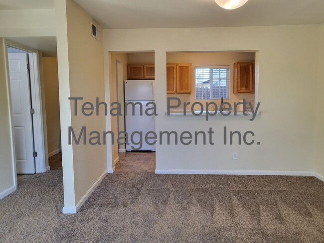 Building Photo - Move In Special $500 off 2nd month Rent- 2...