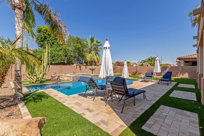 Building Photo - 622 W San Carlos Way