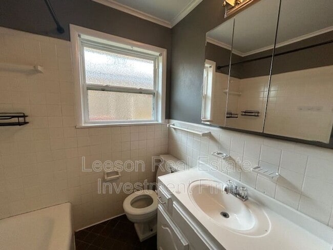 Building Photo - 2038 Lovers Ln