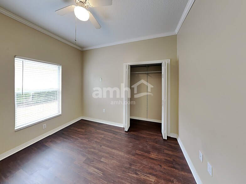 Building Photo - 6223 Blackberry Ln