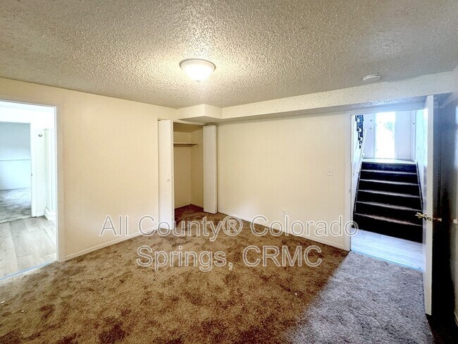 Building Photo - 1389 Commanchero Ct