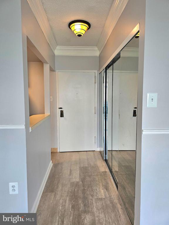 Building Photo - 2059 Huntington Ave