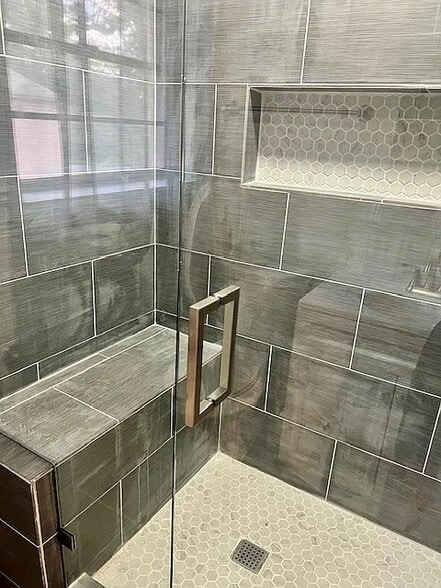 Building Photo - Room in House on E Mona Ave