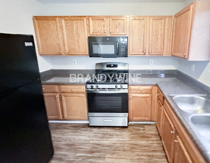 Building Photo - 4599 White Rd