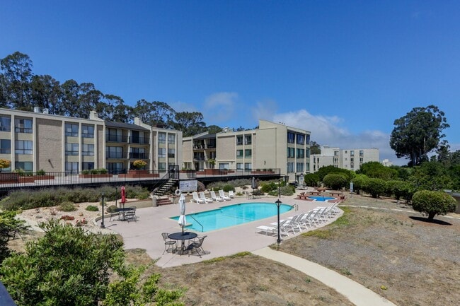 Building Photo - 380 Vallejo Dr
