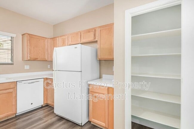 Building Photo - 6350 S Legend Ct