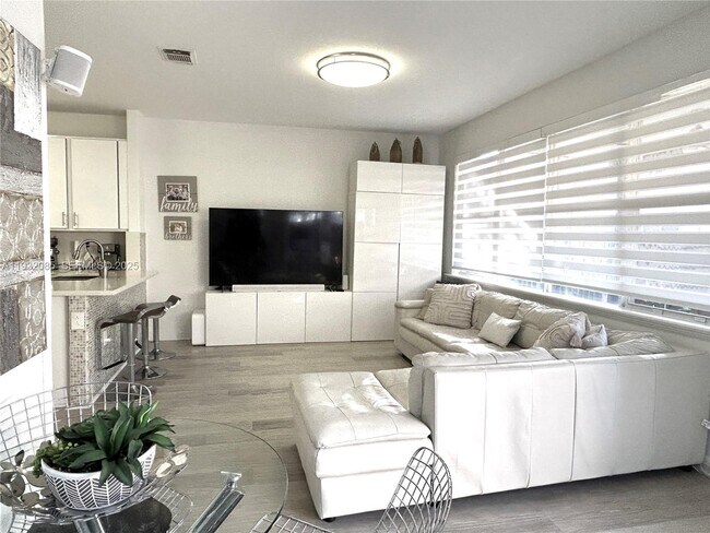 Building Photo - 11562 NW 80th St