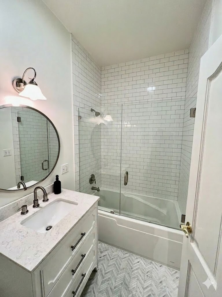 Building Photo - 2212 W Huron St