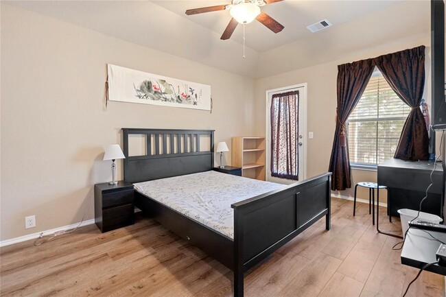 Building Photo - 26914 Harmony Shores Dr