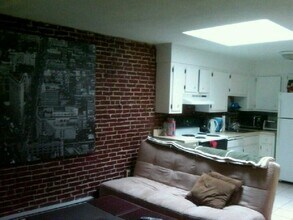 Building Photo - 94-96 Tyler St. Unit PH