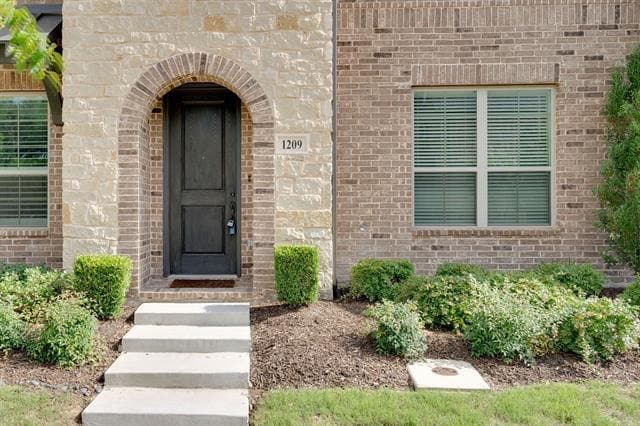 Building Photo - 1209 Casselberry Dr
