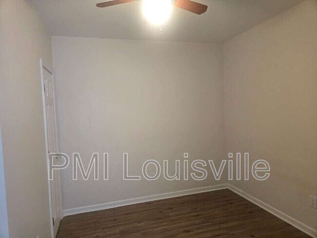 Building Photo - 714 E Kentucky St