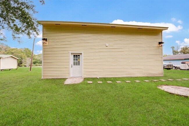 Building Photo - 630 Martin Luther King Rd