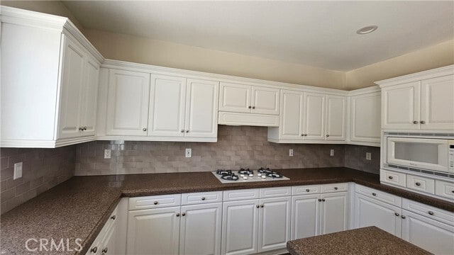 Building Photo - 2566 Pearblossom St