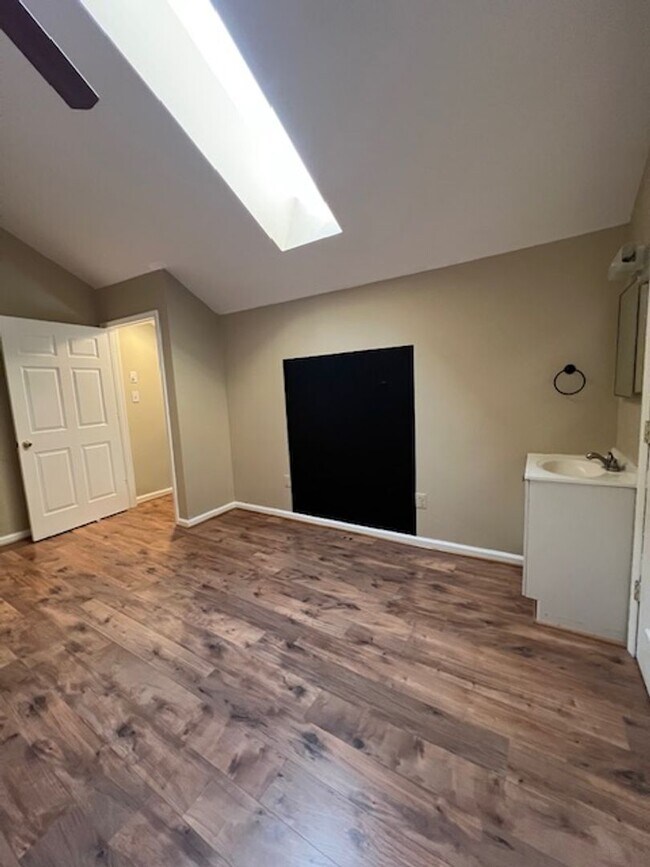 Building Photo - CONDO WITH LOFT IN GAITHERSBURG
