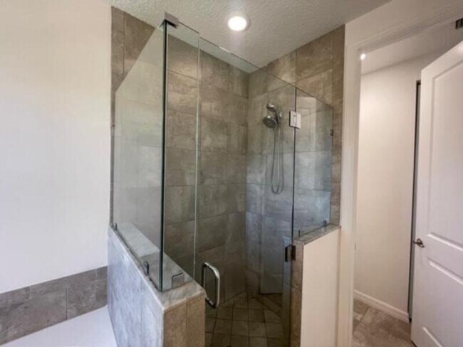 Building Photo - 12885 Trevi Isle