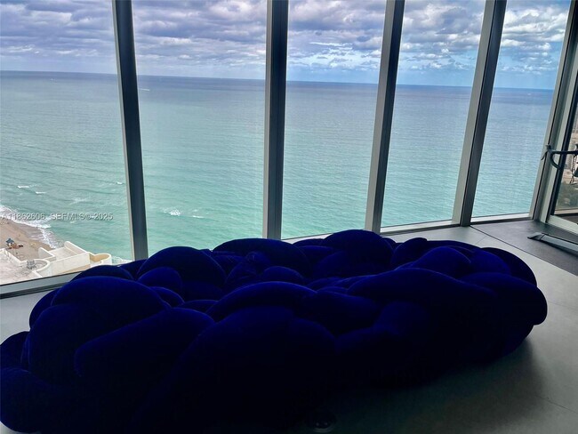 Building Photo - 18555 Collins Ave