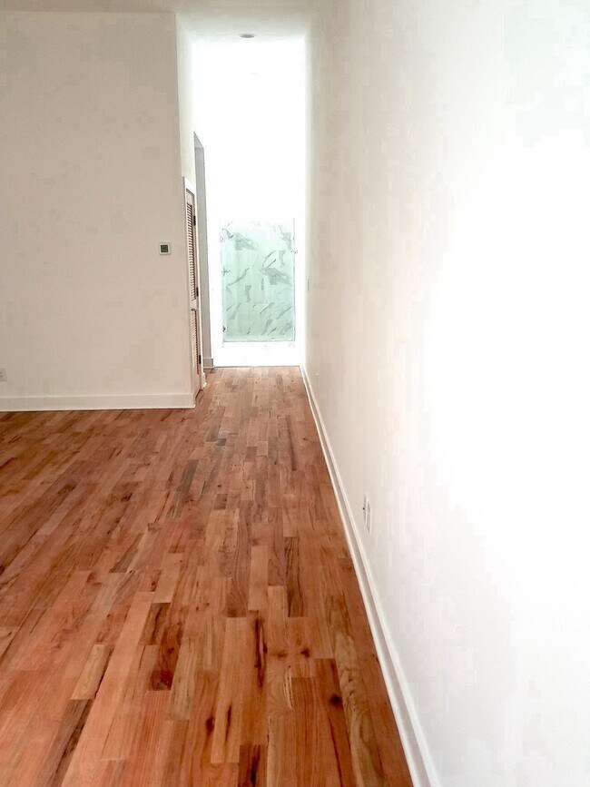 Building Photo - 517 Weakley Ave
