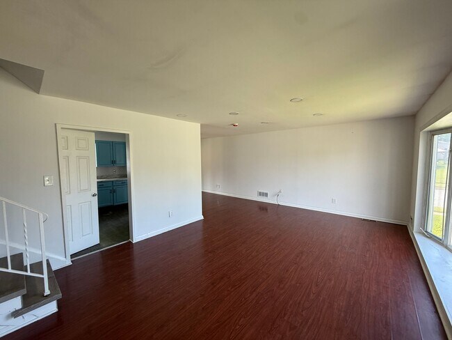 Building Photo - 7805 Brevort Rd