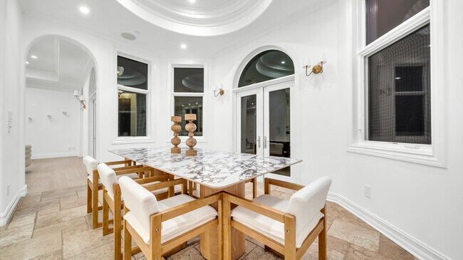 Building Photo - 1447 San Ysidro Dr