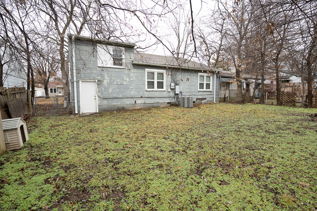 Back of House - 2123 W Sherwood Ave