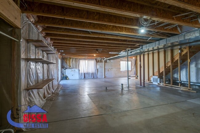 Building Photo - Beautiful home with views of Pikes Peak!