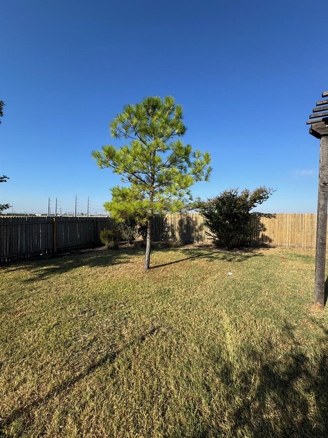 Building Photo - 401 Hyltin St