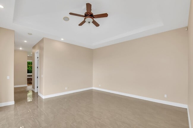 Building Photo - Ohai Estates 4 Bed 4.5 Bathroom Home Avail...
