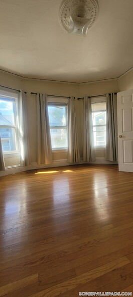 Building Photo - 243 Highland Ave