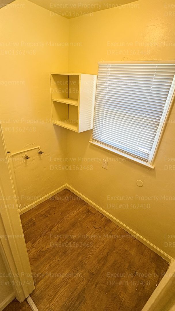 Building Photo - 2321 N Inyo St