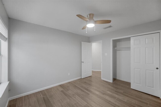Building Photo - 14911 Englebrook Dr