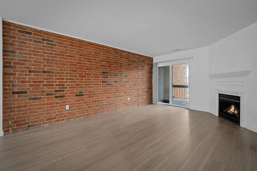 Building Photo - 1946 Greenpoint Dr