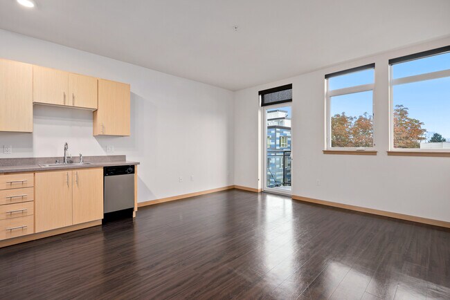 Building Photo - 500 Belmont Ave E