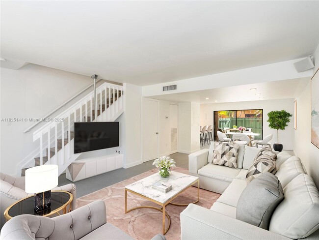 Primary Photo - 10224 SW 77th Ct