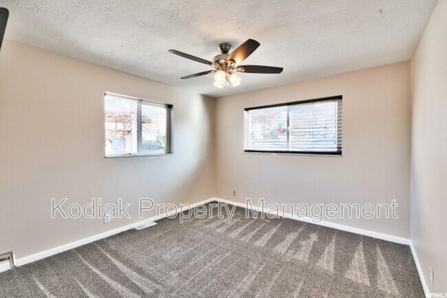Building Photo - 2266 Brentwood Cir