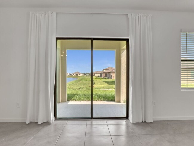 Building Photo - 7508 Tourmaline Dr