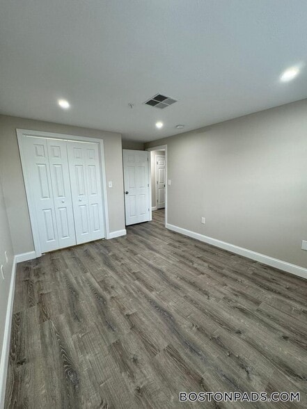 Building Photo - 21 Kenmar Dr