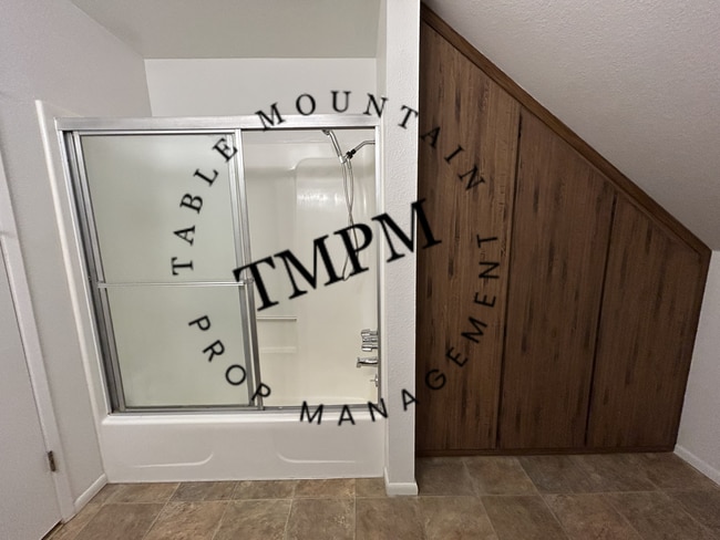 Building Photo - 37 Linda Dr