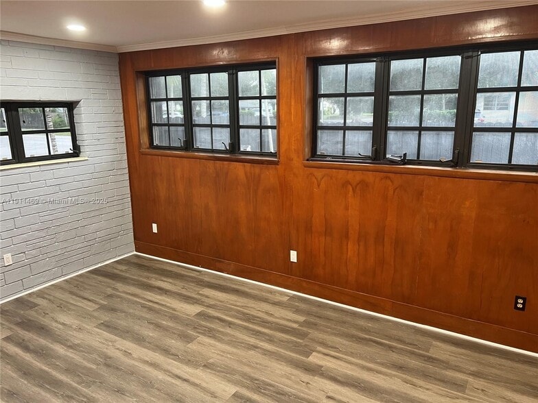 Building Photo - 189 Glendale Dr