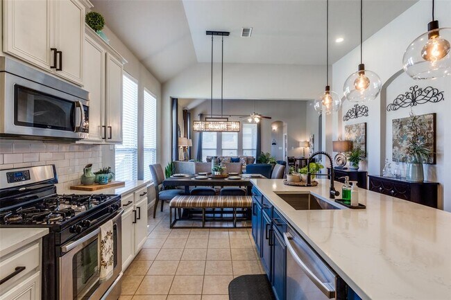 Building Photo - 3208 Thicket Dr