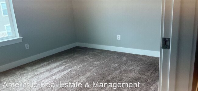 Building Photo - 3 br, 2 bath House - 423 N. 360 W.