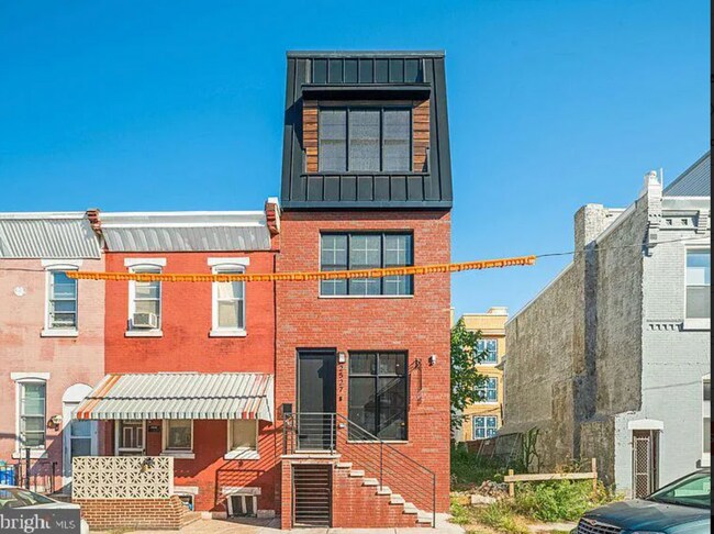 Building Photo - Brand New Luxury Home Brewerytown