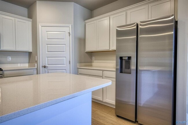 Building Photo - Coming Soon - Modern Living Meets Ultimate Convenience in St. Clair Place!