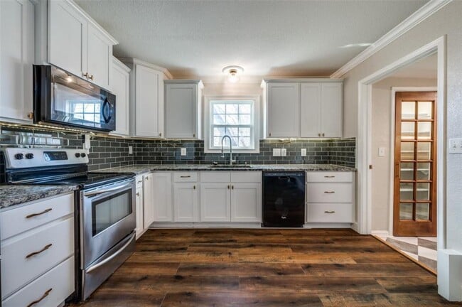 Building Photo - Colorado Street