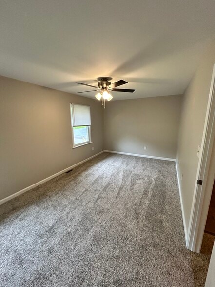 Master Bedroom - 556 Becker St