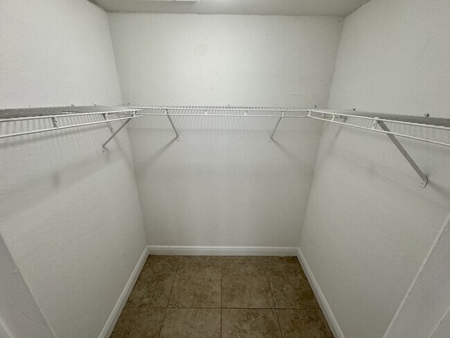 Building Photo - 5533 Chrishire Way